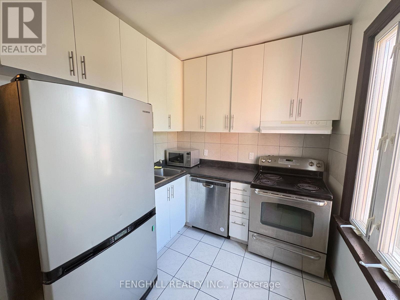 270 Clinton (upper Level) Street Property Photo 4