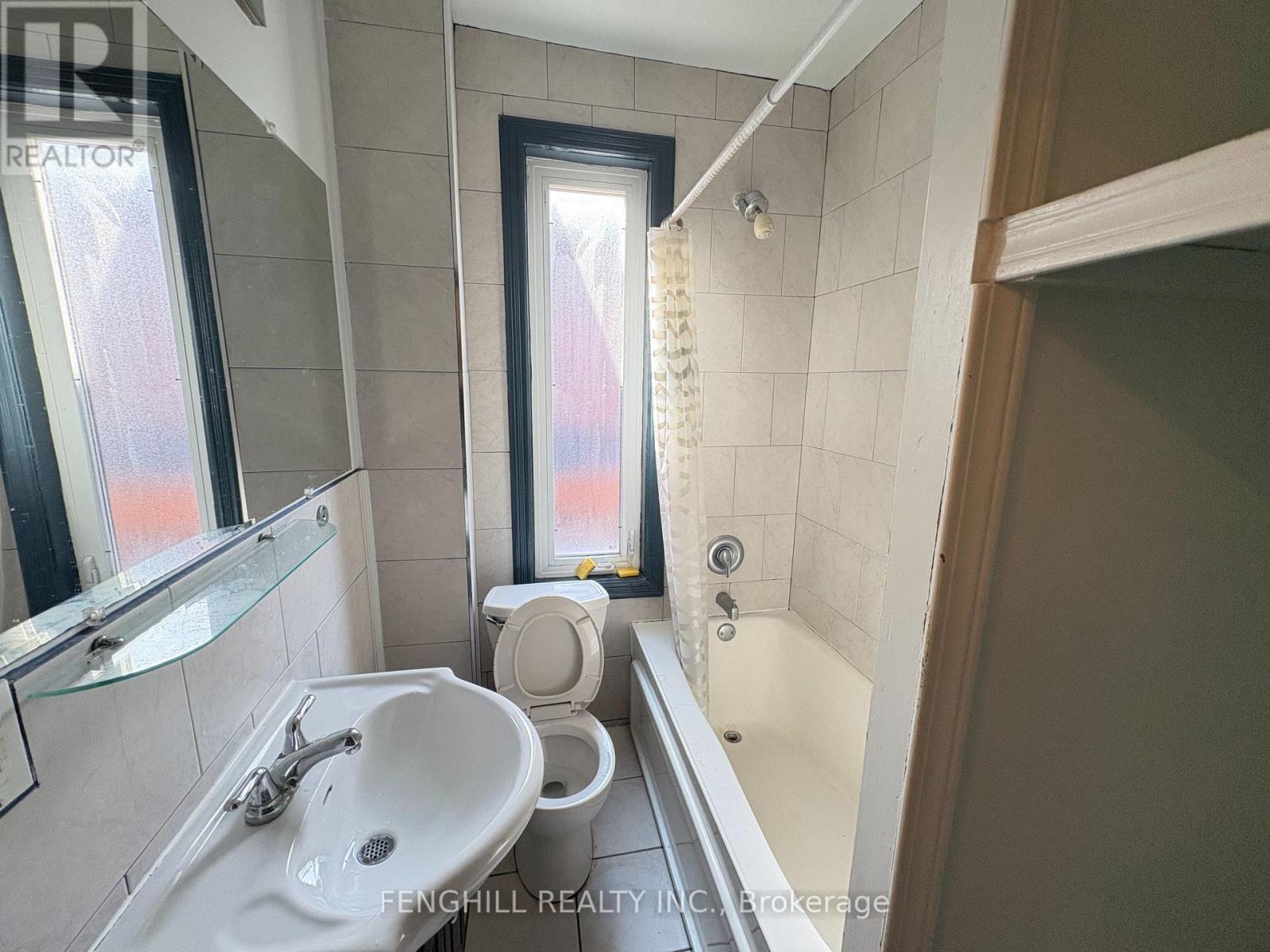 270 Clinton (upper Level) Street Property Photo 6