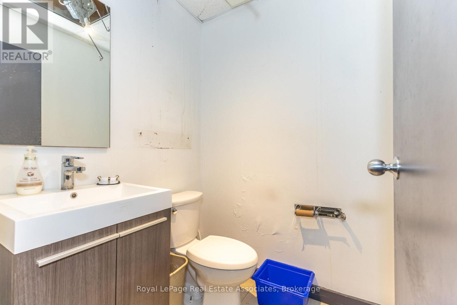 E - 381 Richmond Street E Property Photo 45