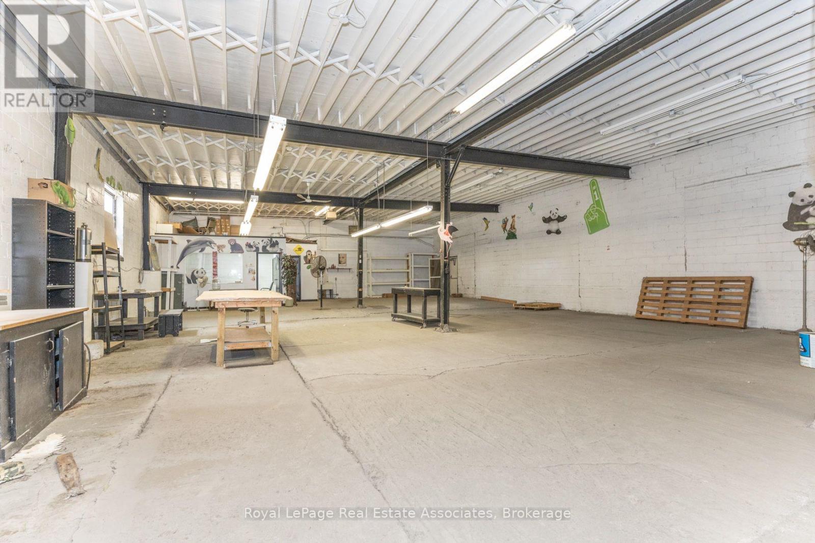 C E D - 381 Richmond Street E Property Photo 15