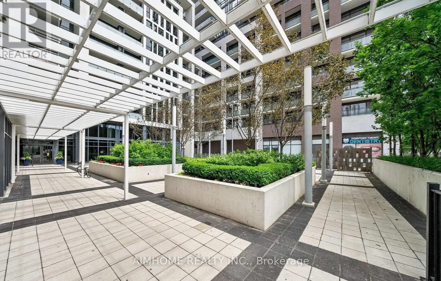 706 - 400 Adelaide Street E Property Photo 3