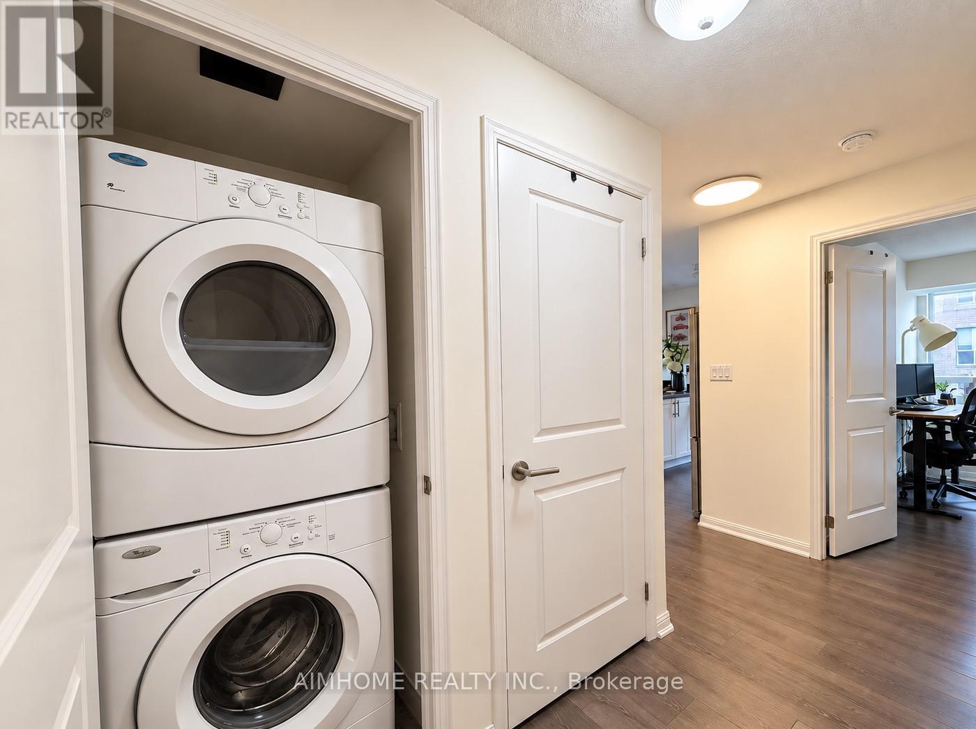 706 - 400 Adelaide Street E Property Photo 9