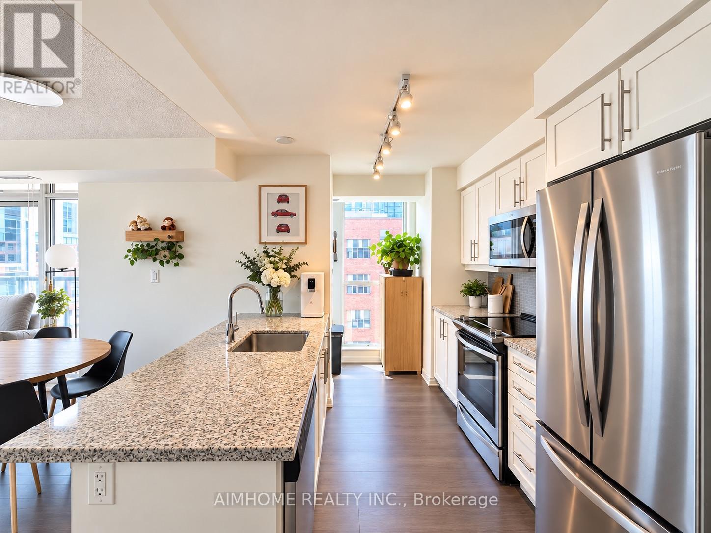706 - 400 Adelaide Street E Property Photo 11