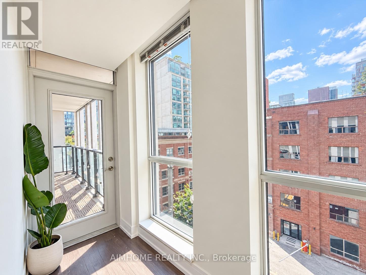 706 - 400 Adelaide Street E Property Photo 13