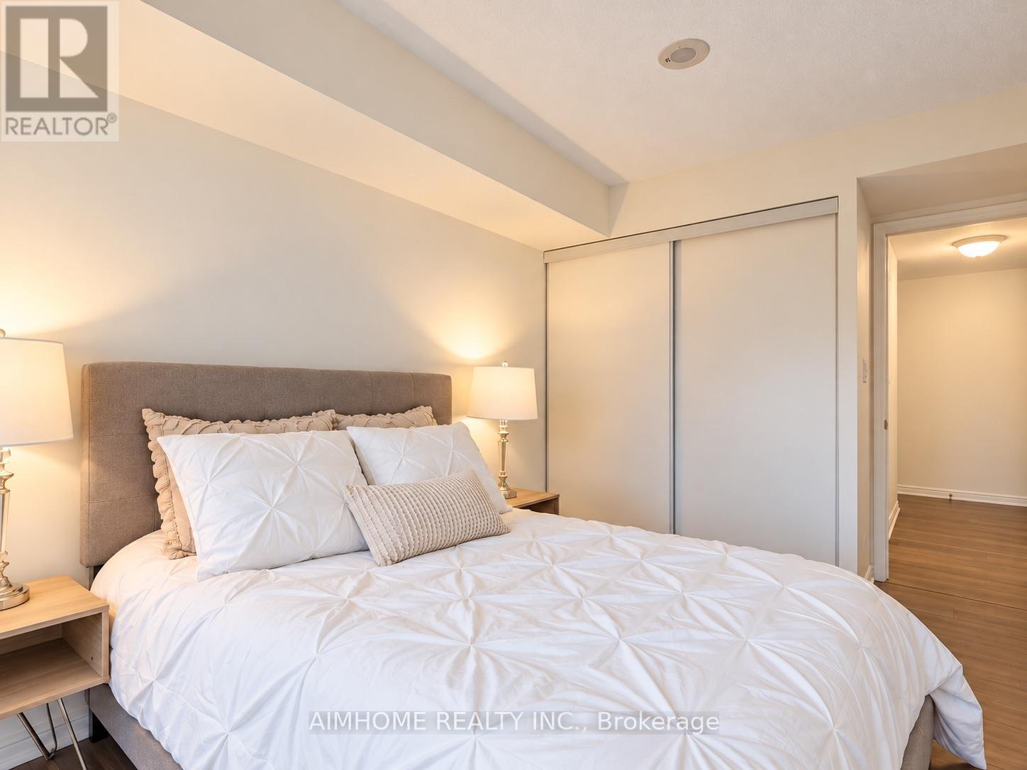 706 - 400 Adelaide Street E Property Photo 15