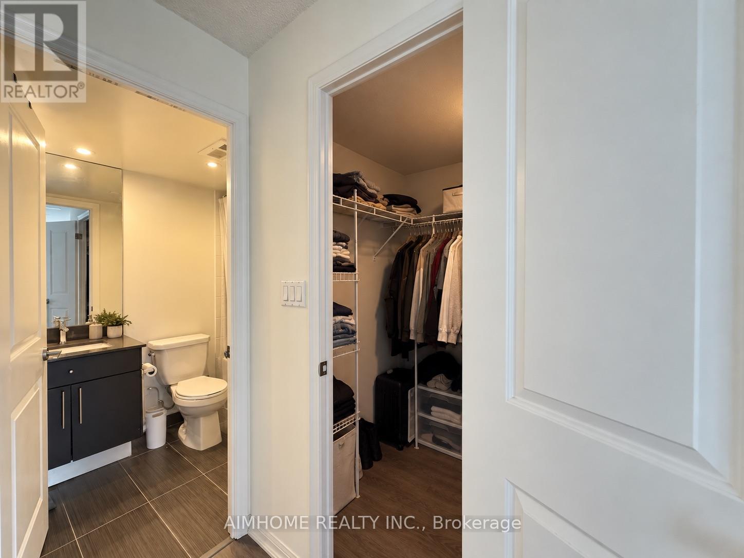 706 - 400 Adelaide Street E Property Photo 18