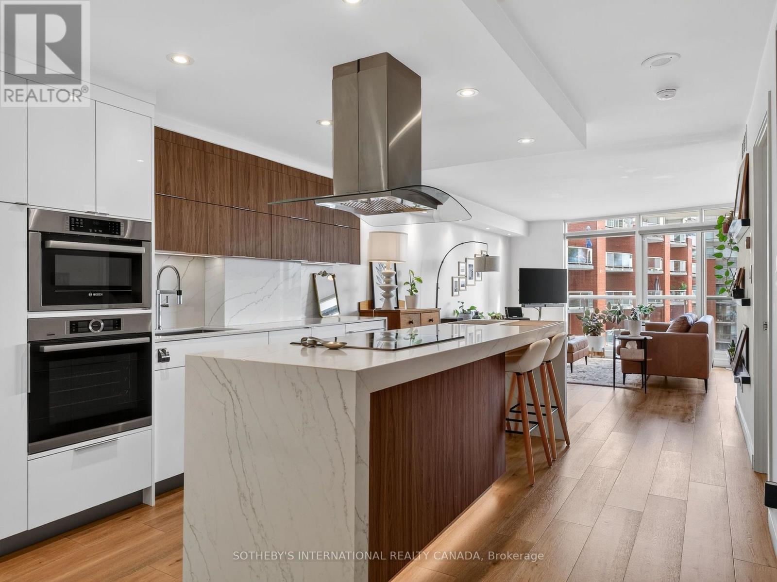 906 - 550 Queens Quay W Property Photo 3