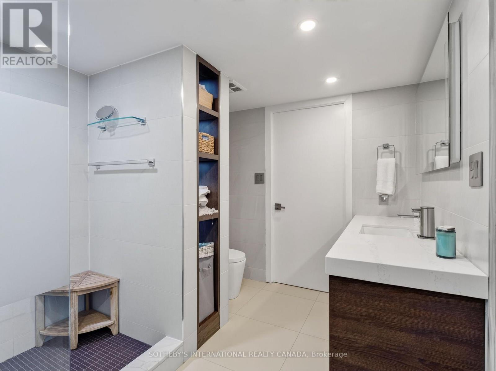 906 - 550 Queens Quay W Property Photo 25