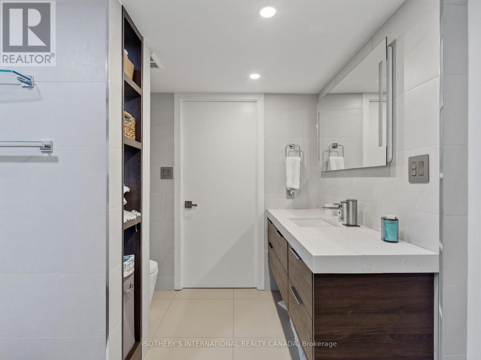 906 - 550 Queens Quay W Property Photo 26