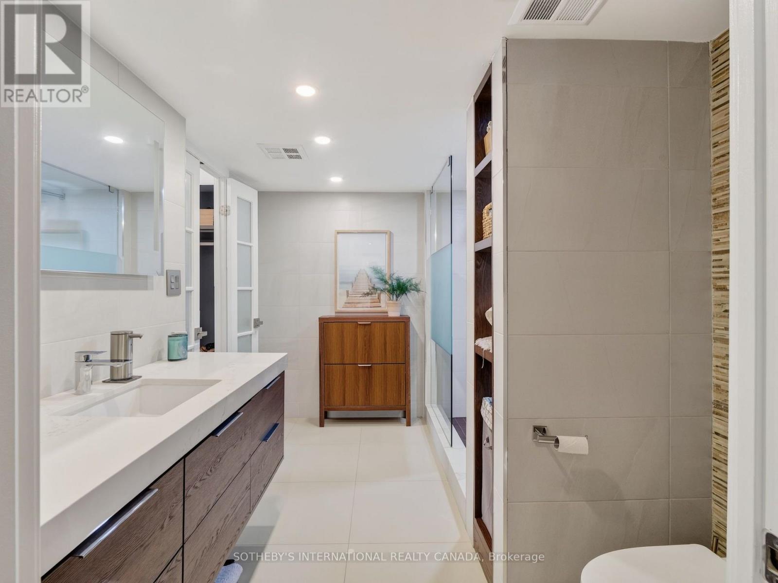 906 - 550 Queens Quay W Property Photo 29
