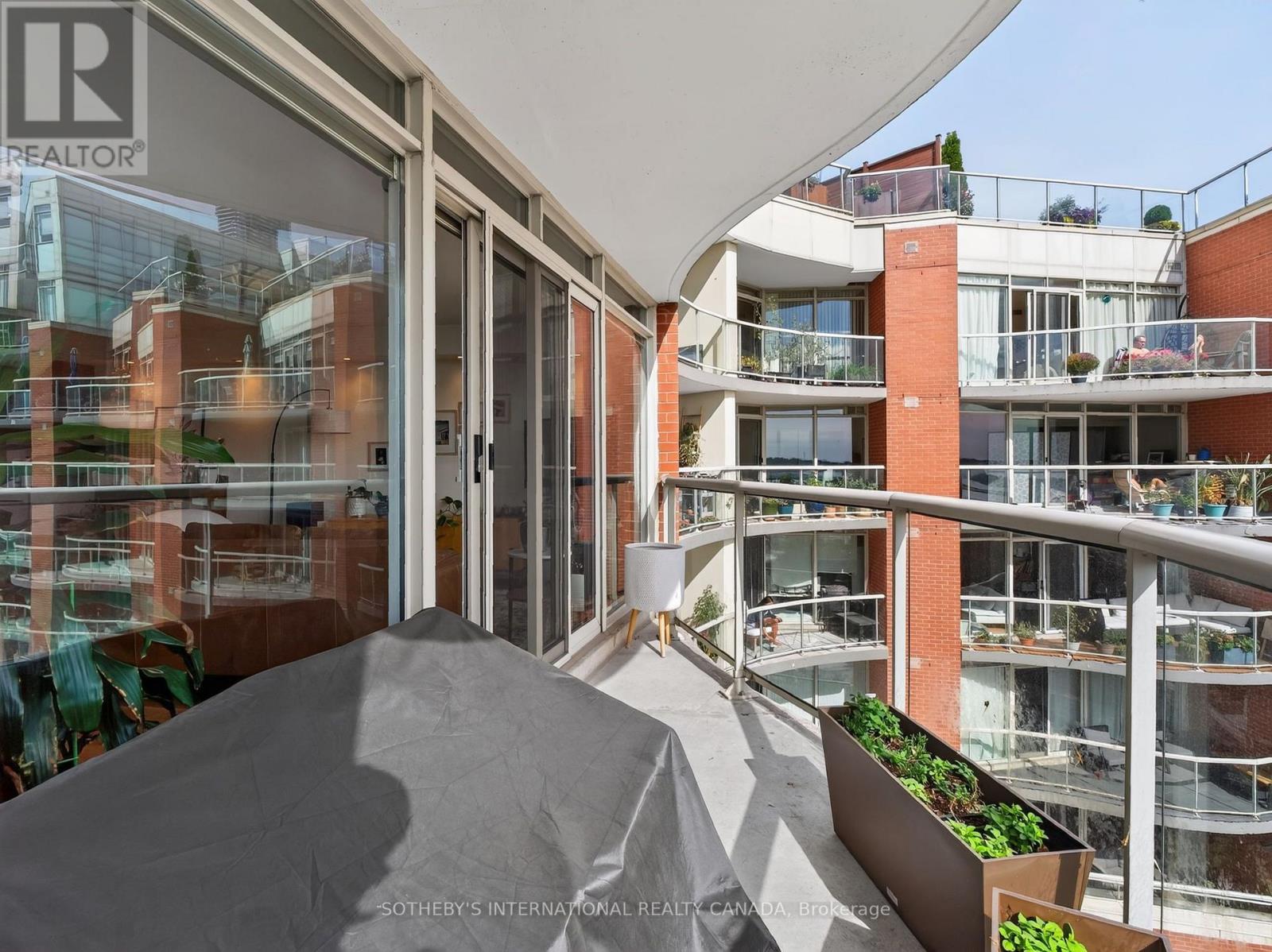 906 - 550 Queens Quay W Property Photo 35