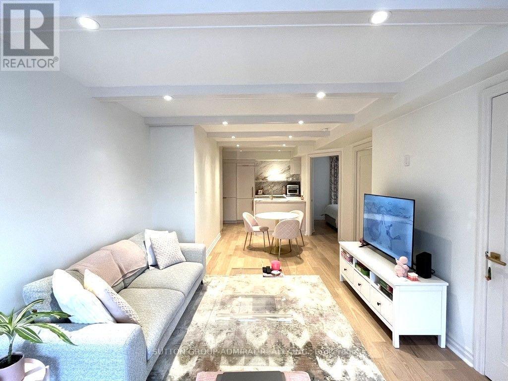301 - 1174 Yonge Street Property Photo 2