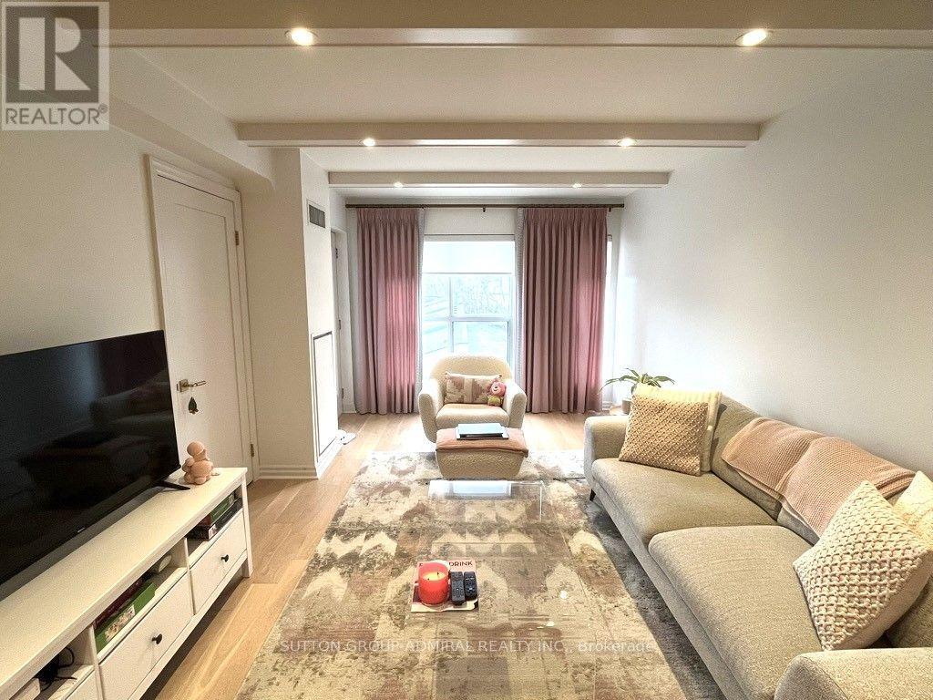 301 - 1174 Yonge Street Property Photo 4