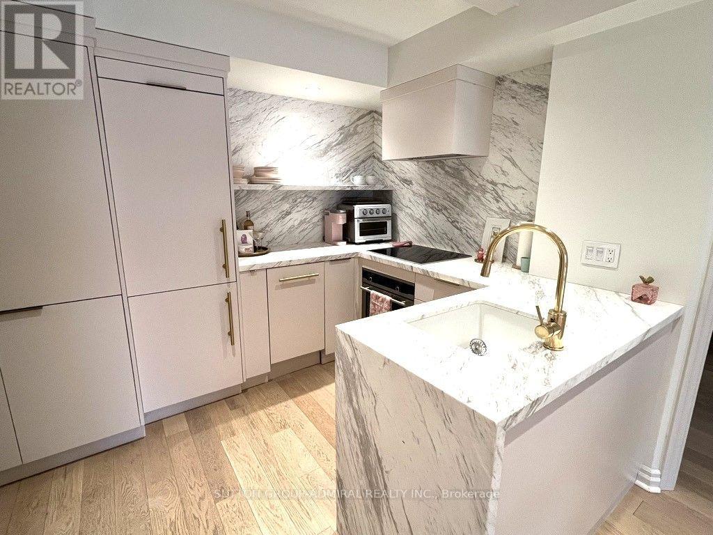 301 - 1174 Yonge Street Property Photo 9