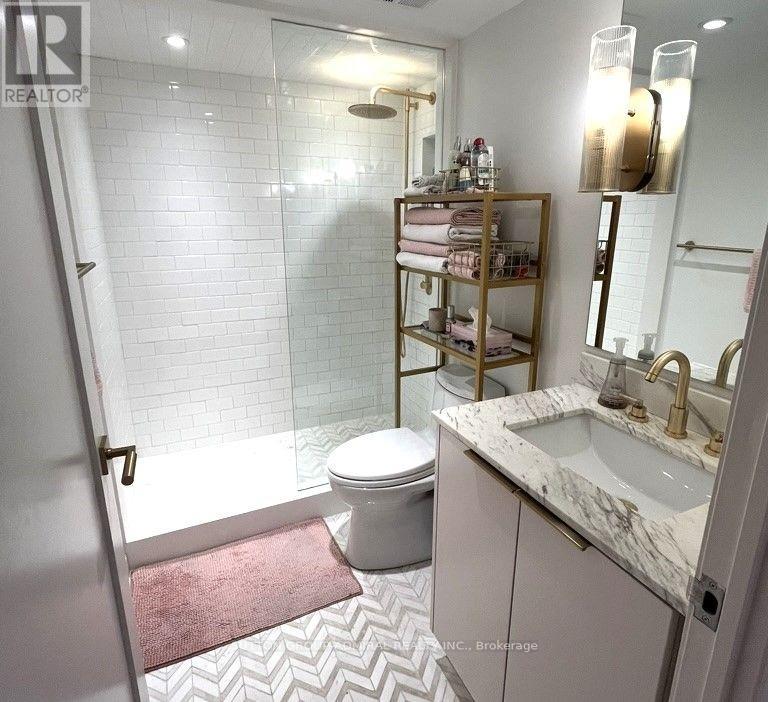 301 - 1174 Yonge Street Property Photo 16