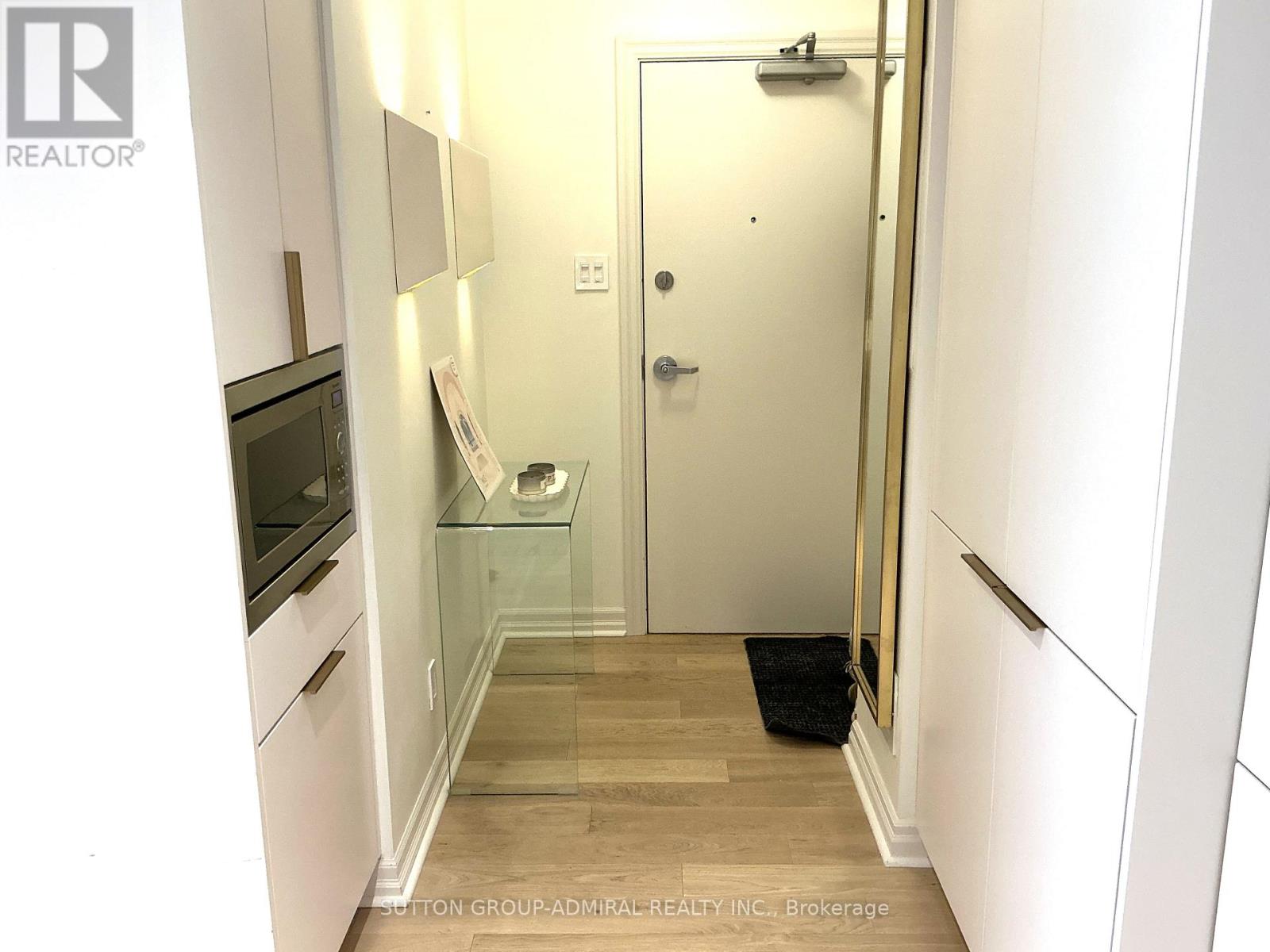 301 - 1174 Yonge Street Property Photo 17