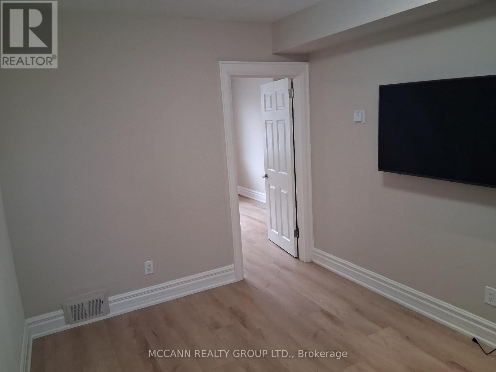 201 - 3313 Yonge Street Property Photo 6