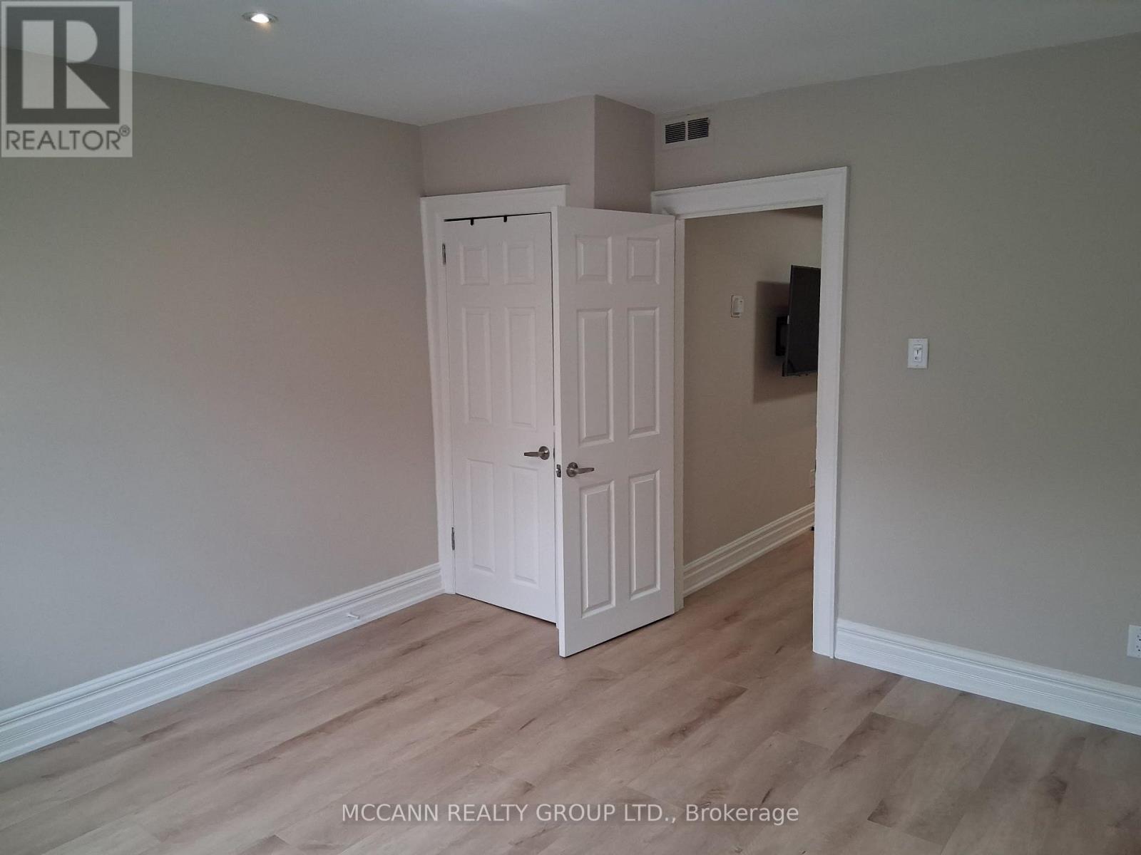 201 - 3313 Yonge Street Property Photo 7