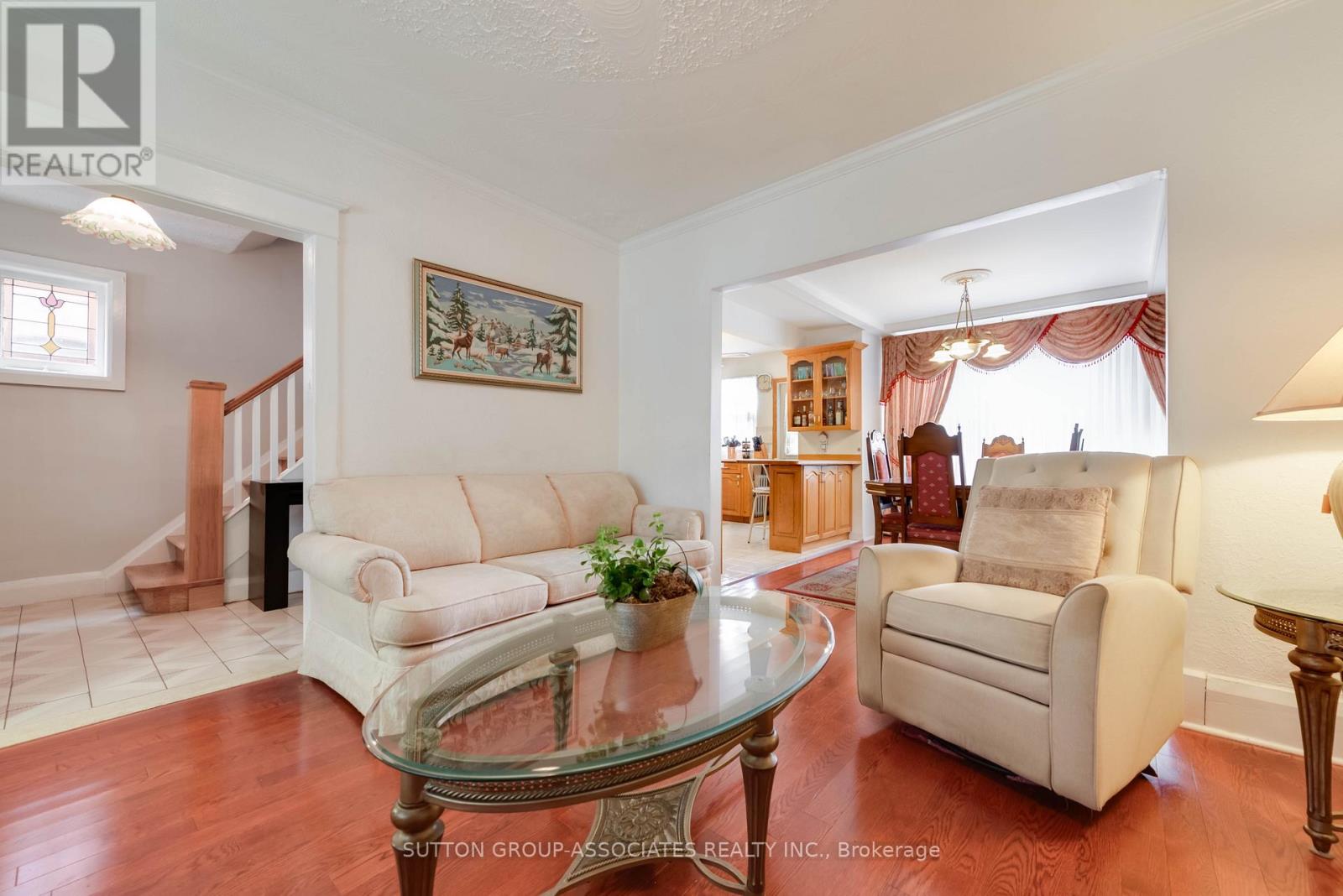 368 Glenholme Avenue Property Photo 5