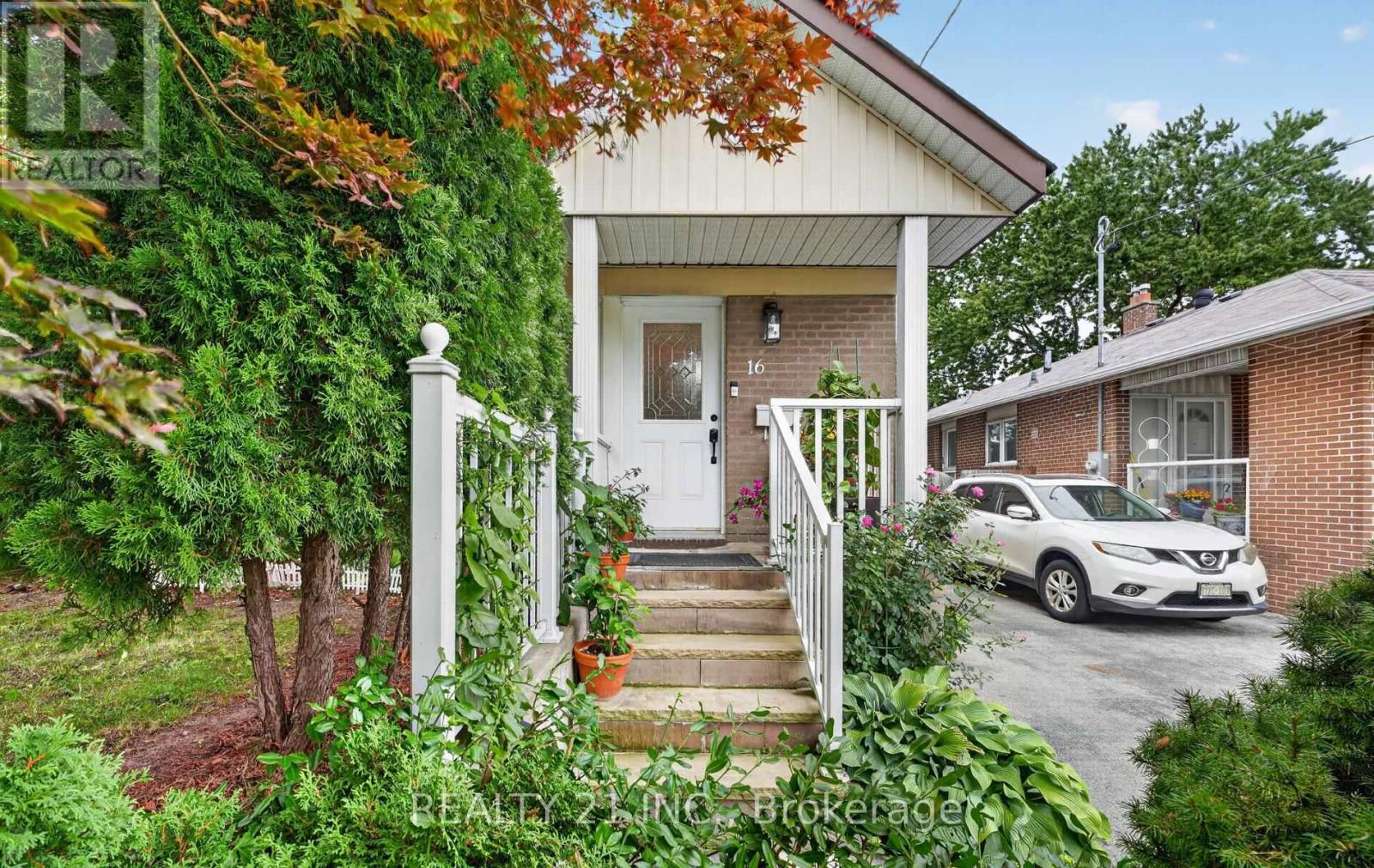 16 Baltray Crescent Property Photo 1