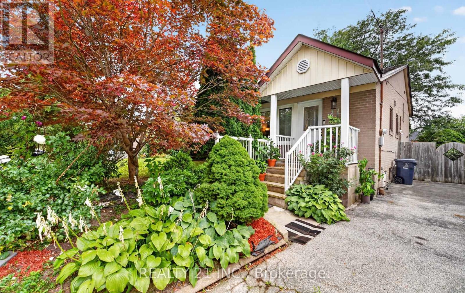 16 Baltray Crescent Property Photo 2