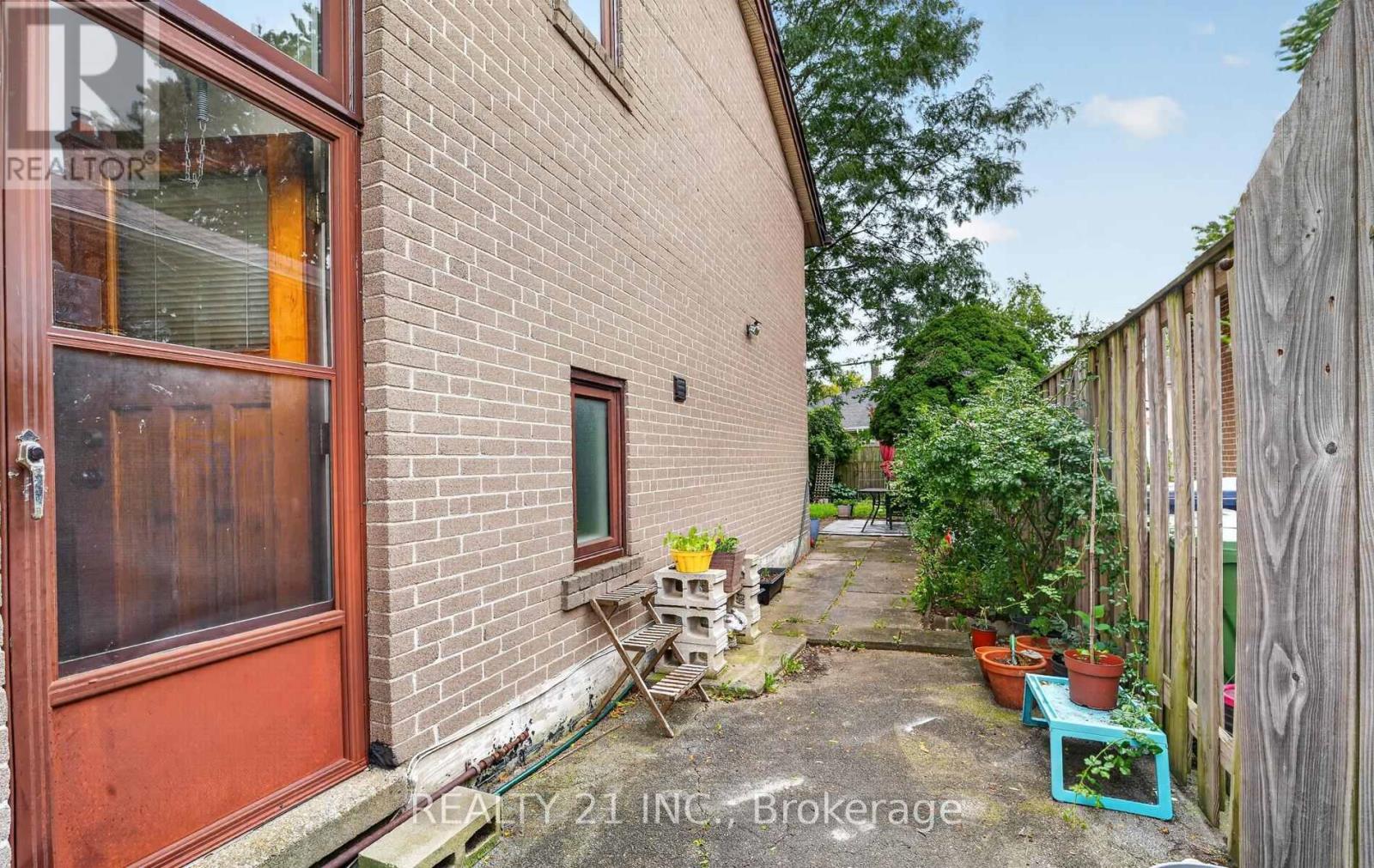 16 Baltray Crescent Property Photo 23