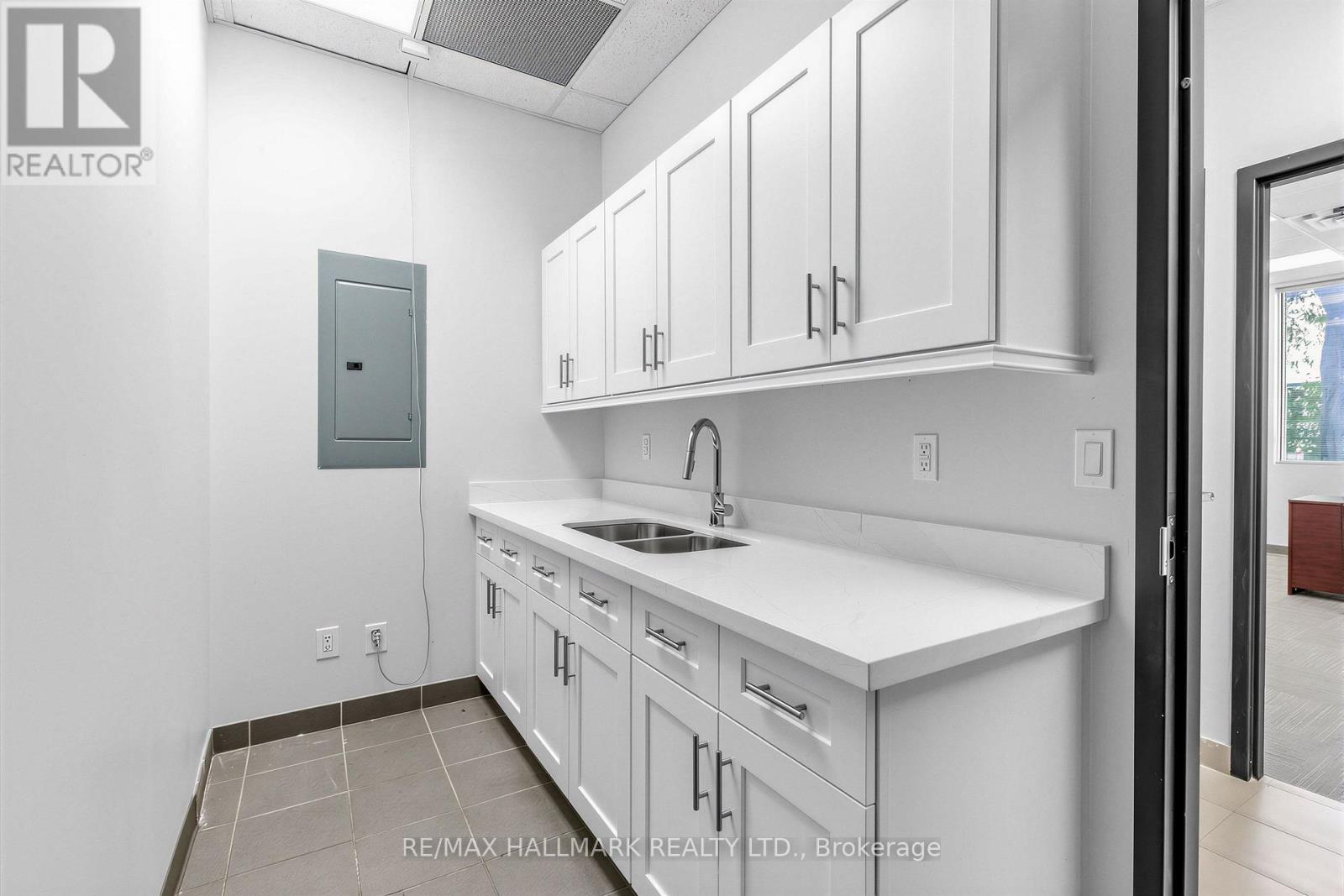103 - 30 Kern Road Property Photo 27
