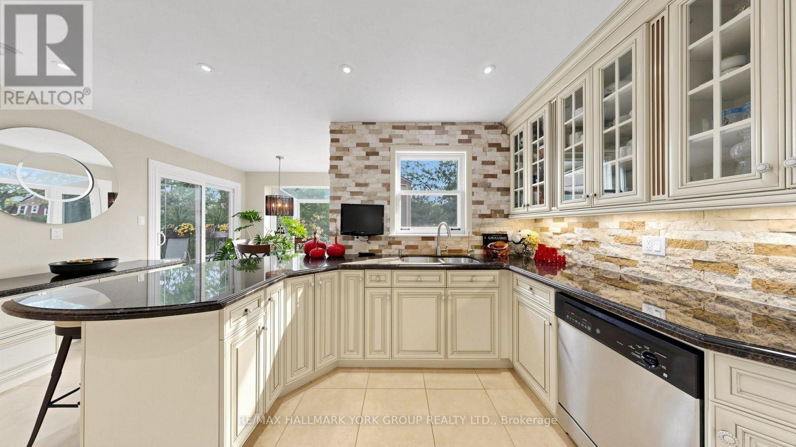 45 Pinnacle Road Property Photo 12