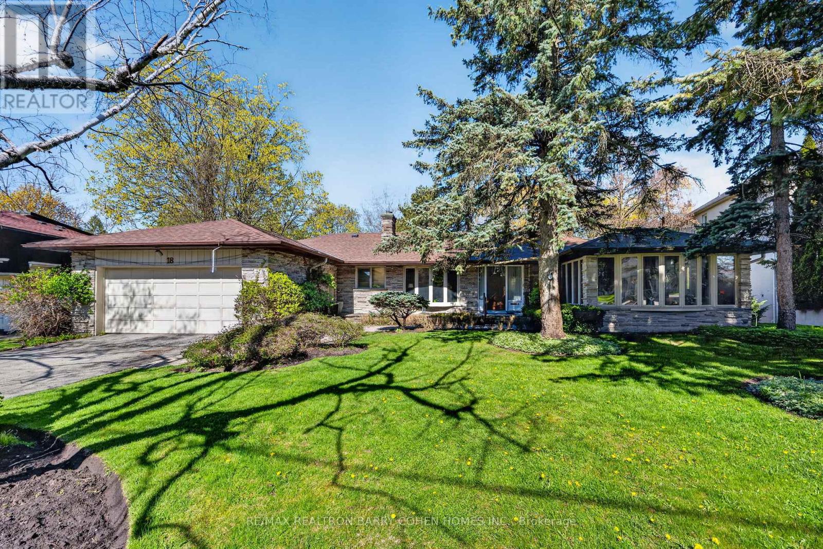 18 Brian Cliff Drive Property Photo 1