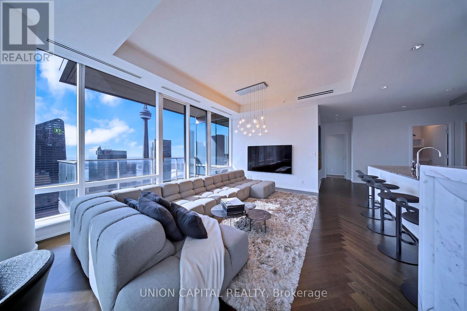 5508 - 180 University Avenue Property Photo 1