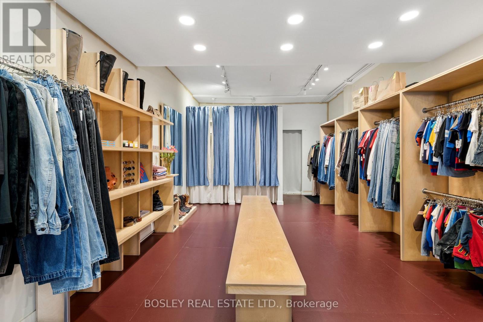 1167 Dundas Street W Property Photo 4