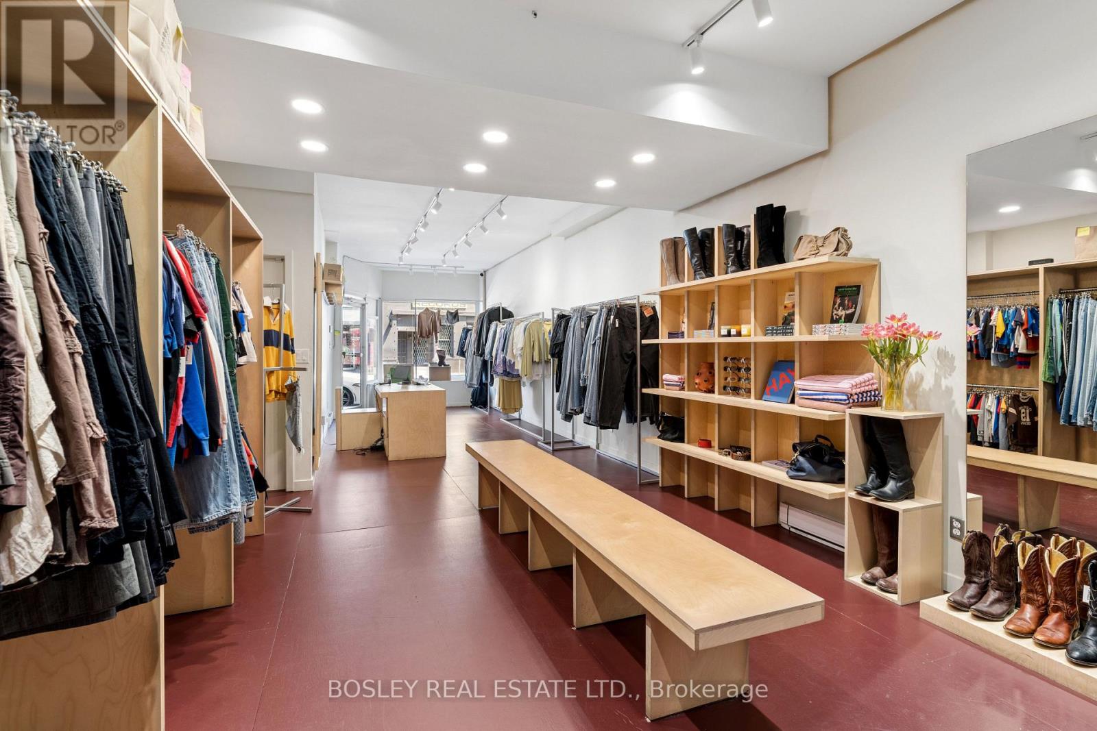 1167 Dundas Street W Property Photo 7
