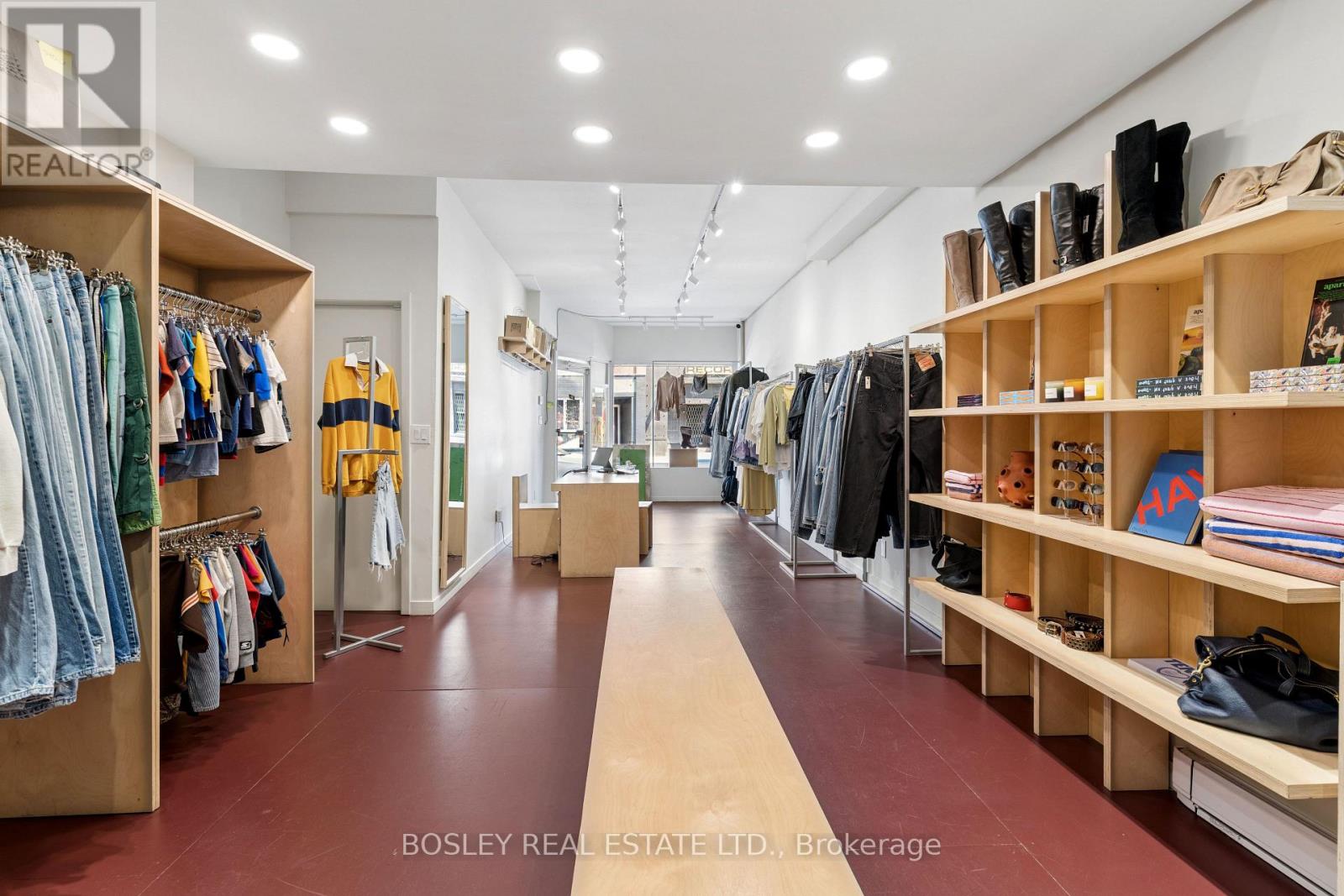 1167 Dundas Street W Property Photo 8