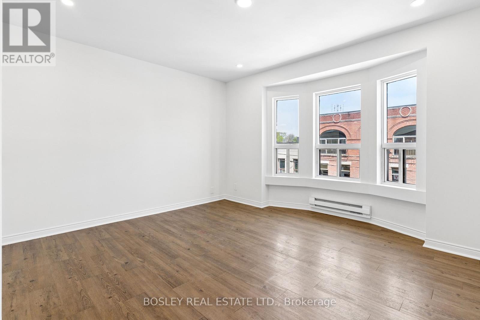 1167 Dundas Street W Property Photo 15