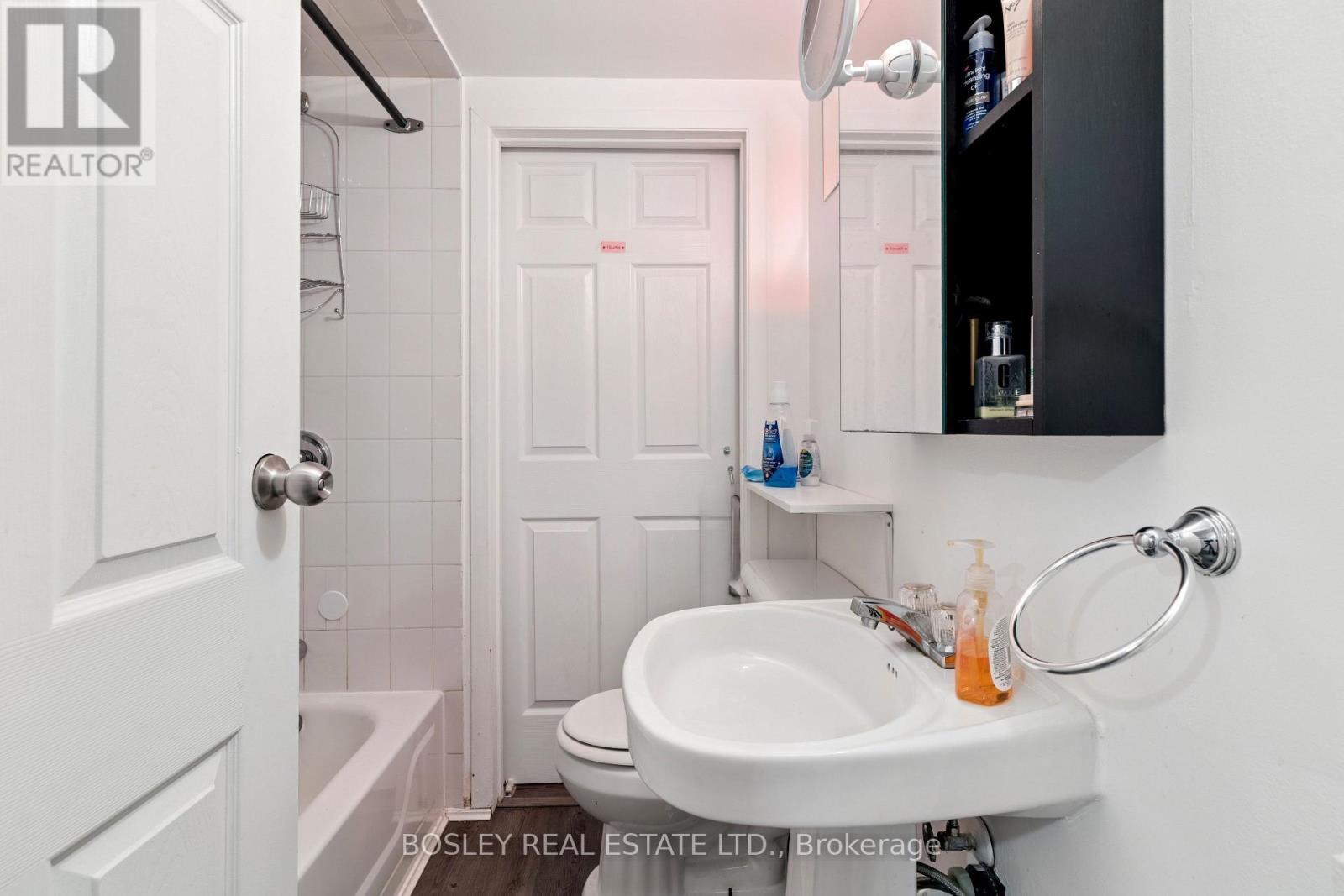 1167 Dundas Street W Property Photo 28