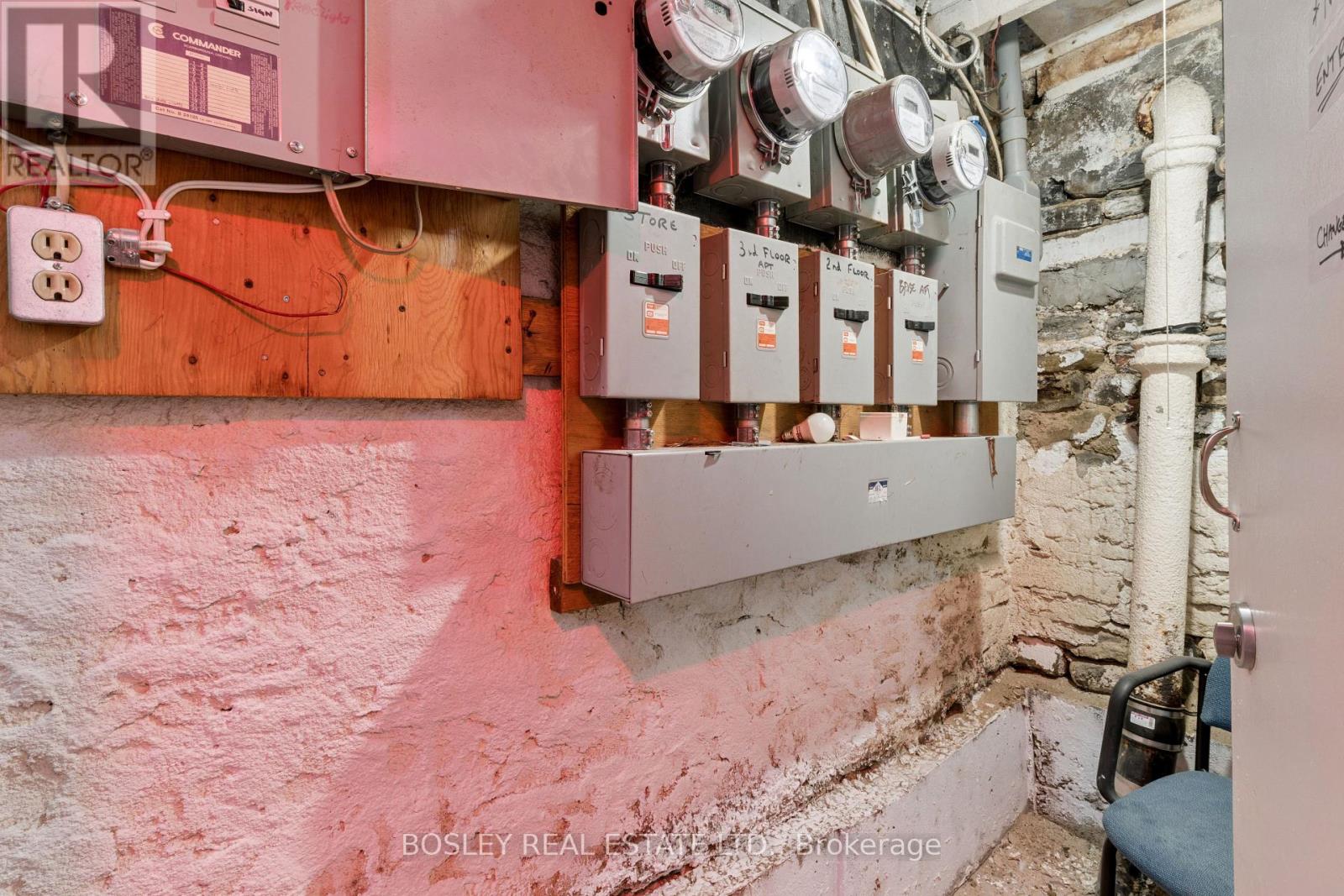 1167 Dundas Street W Property Photo 30