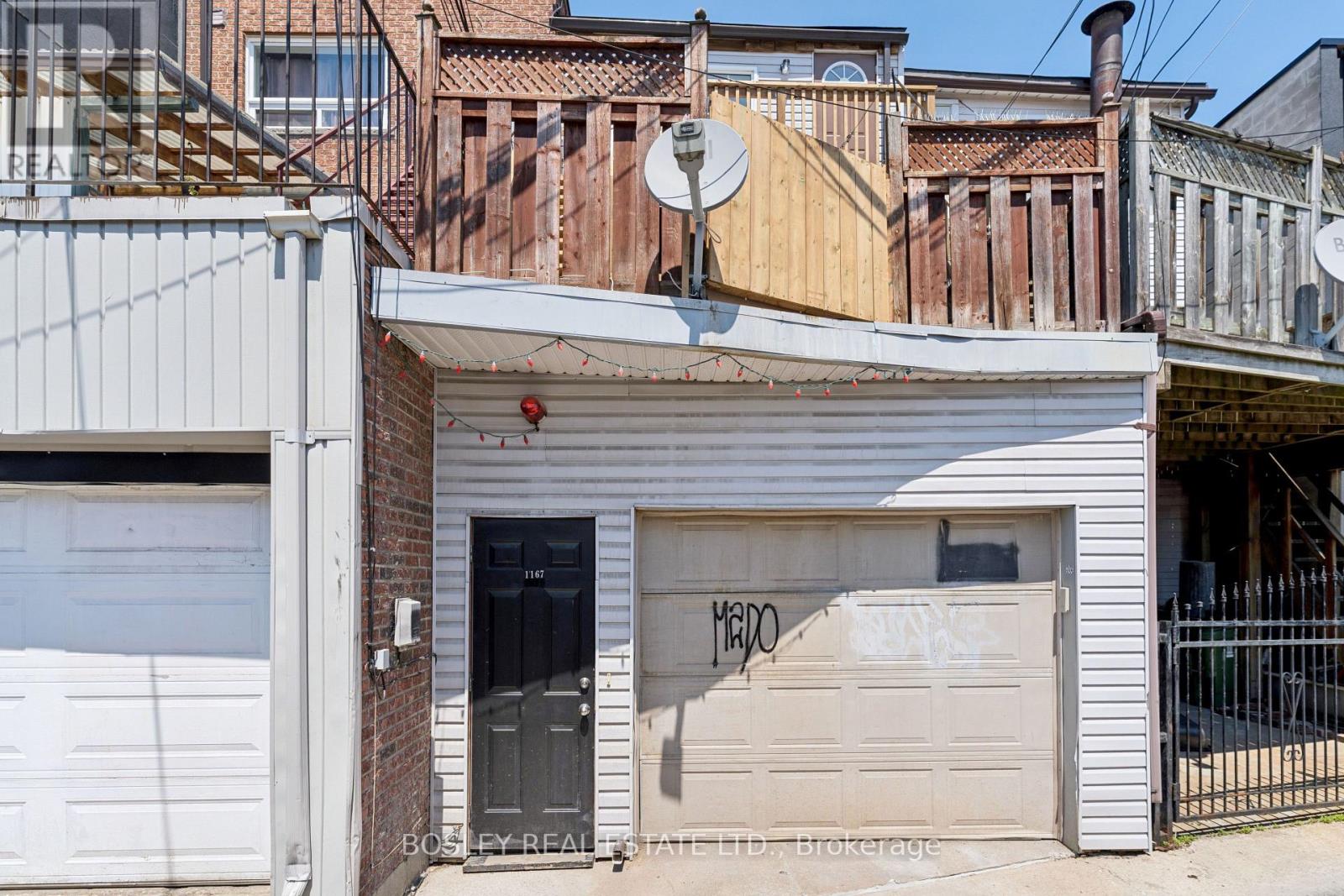 1167 Dundas Street W Property Photo 35