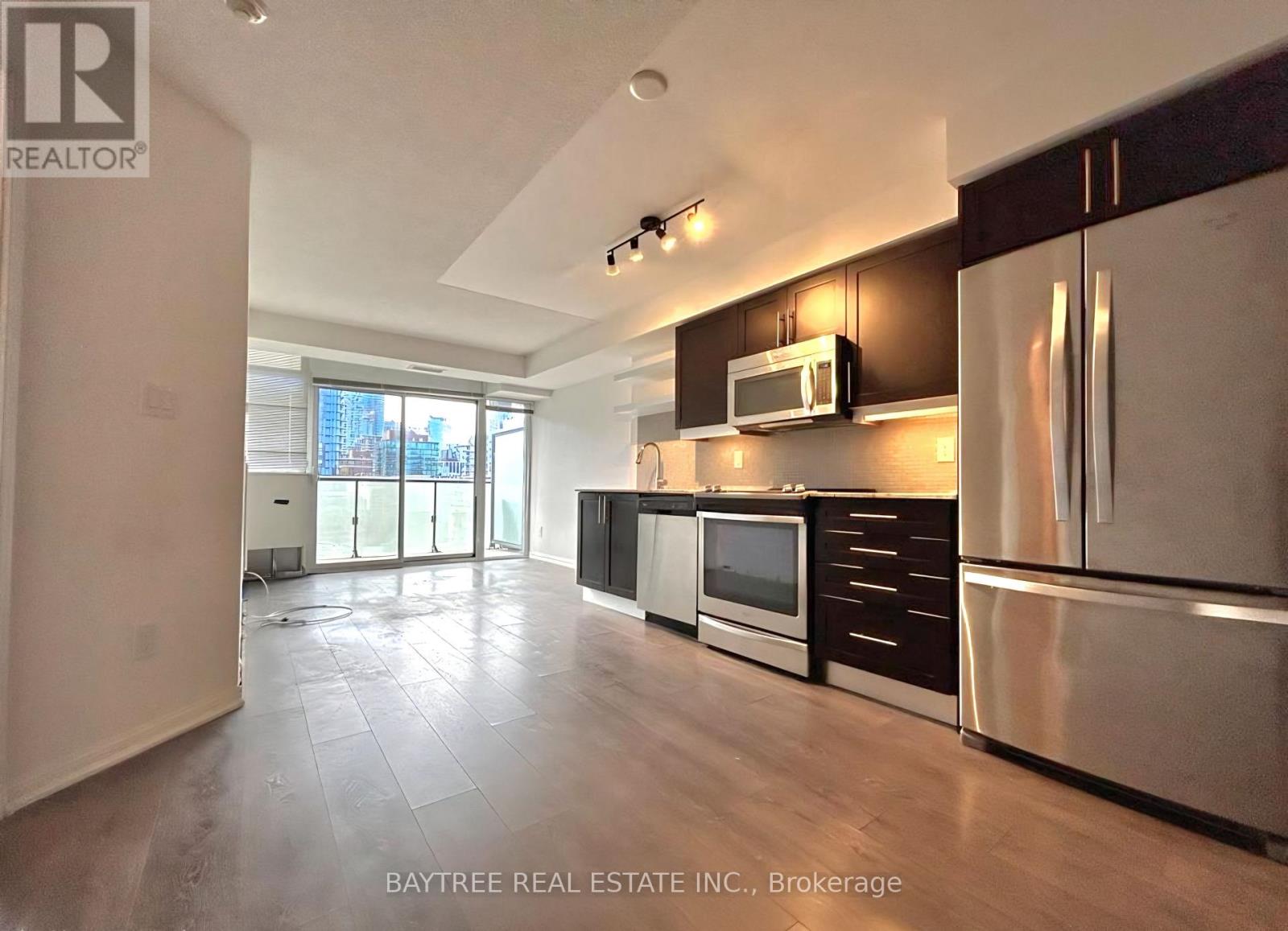 1109 - 400 Adelaide Street E Property Photo 2
