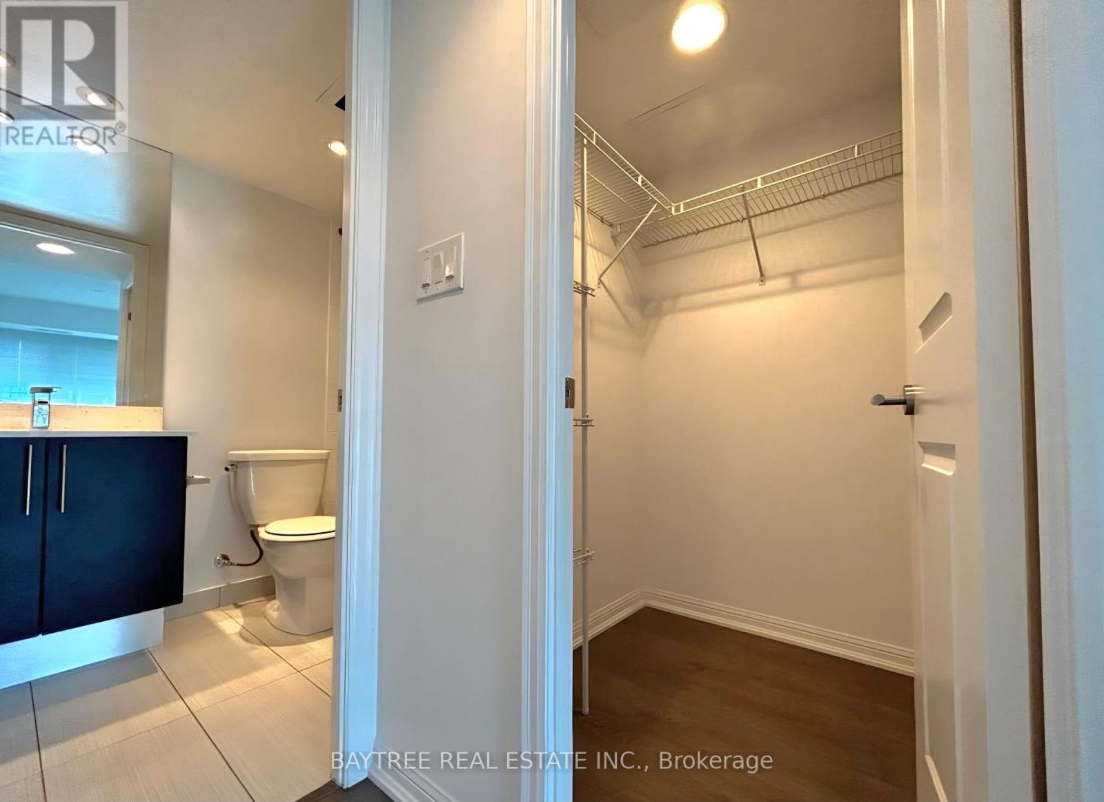 1109 - 400 Adelaide Street E Property Photo 5