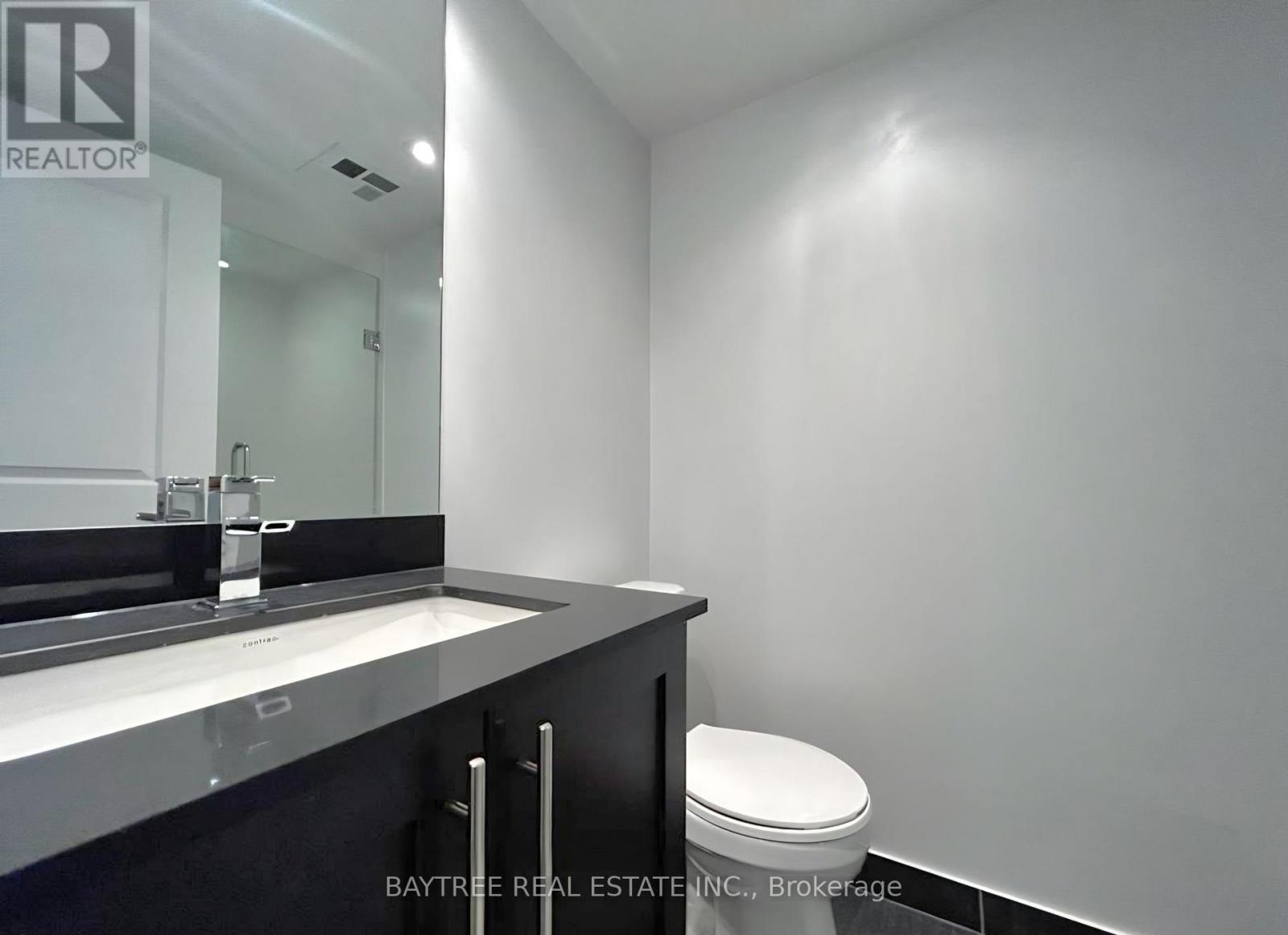 1109 - 400 Adelaide Street E Property Photo 7
