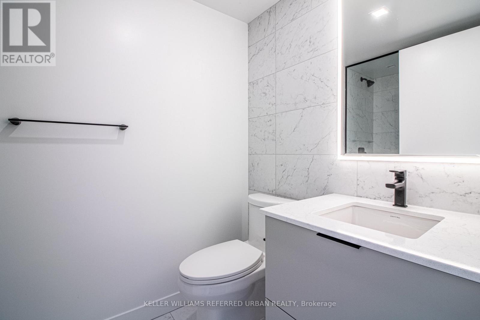2104 - 609 Sherbourne Street Property Photo 14