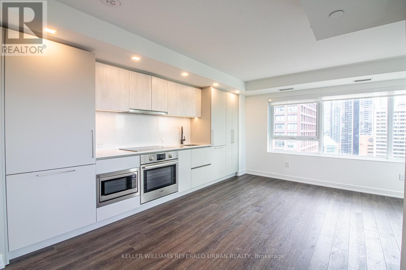 2104 - 609 Sherbourne Street Property Photo 16