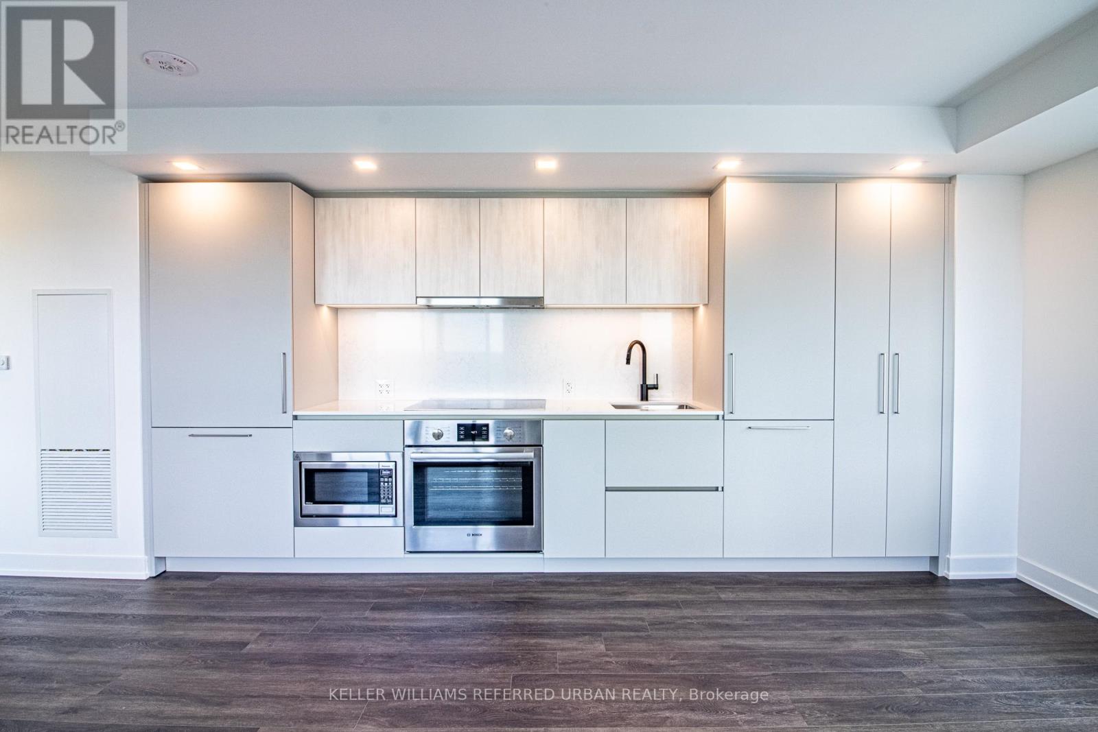 2104 - 609 Sherbourne Street Property Photo 18