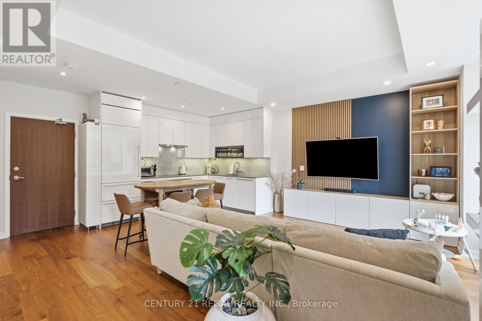 Th07 - 113 Mcmahon Drive Property Photo 15