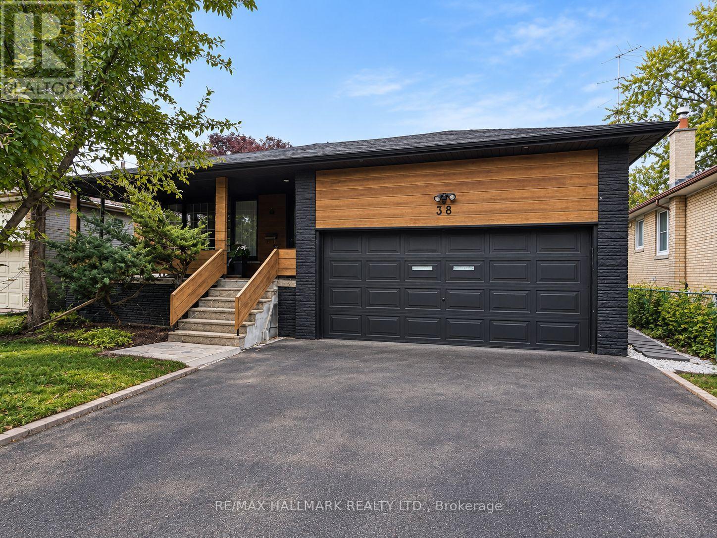 38 Cavotti Crescent Property Photo 1