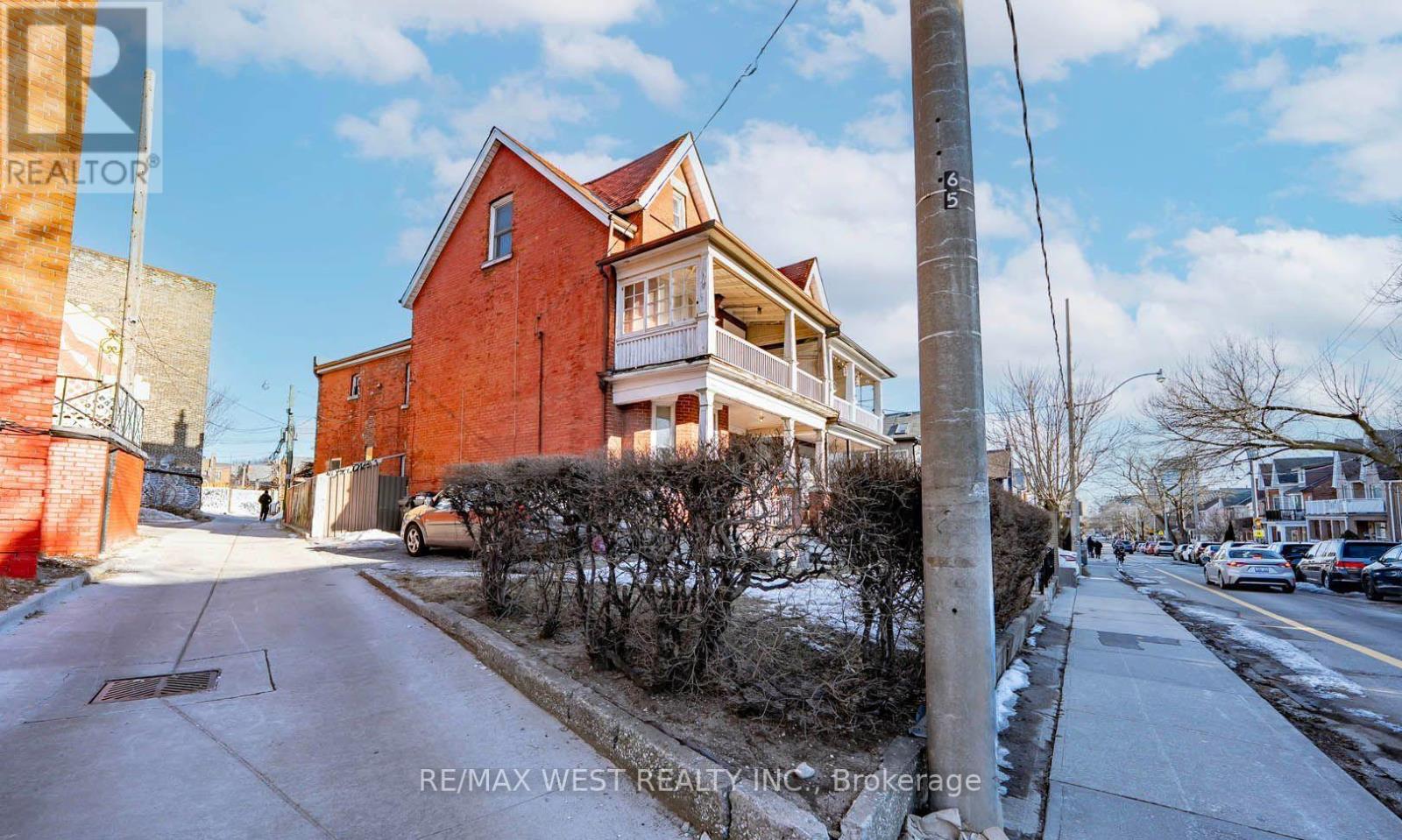217 Gladstone Avenue Property Photo 2