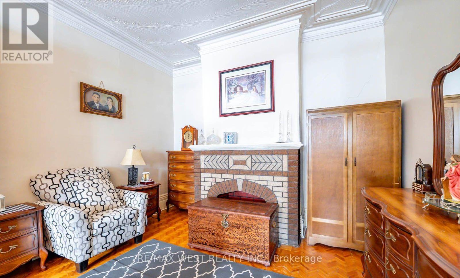 217 Gladstone Avenue Property Photo 8