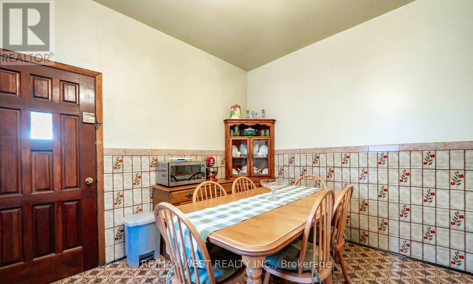 217 Gladstone Avenue Property Photo 12