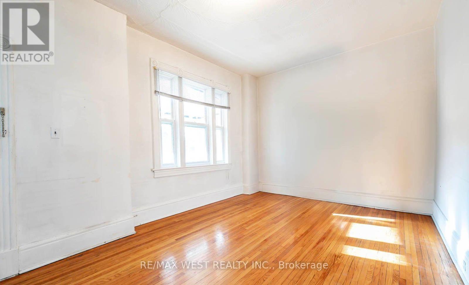 217 Gladstone Avenue Property Photo 17