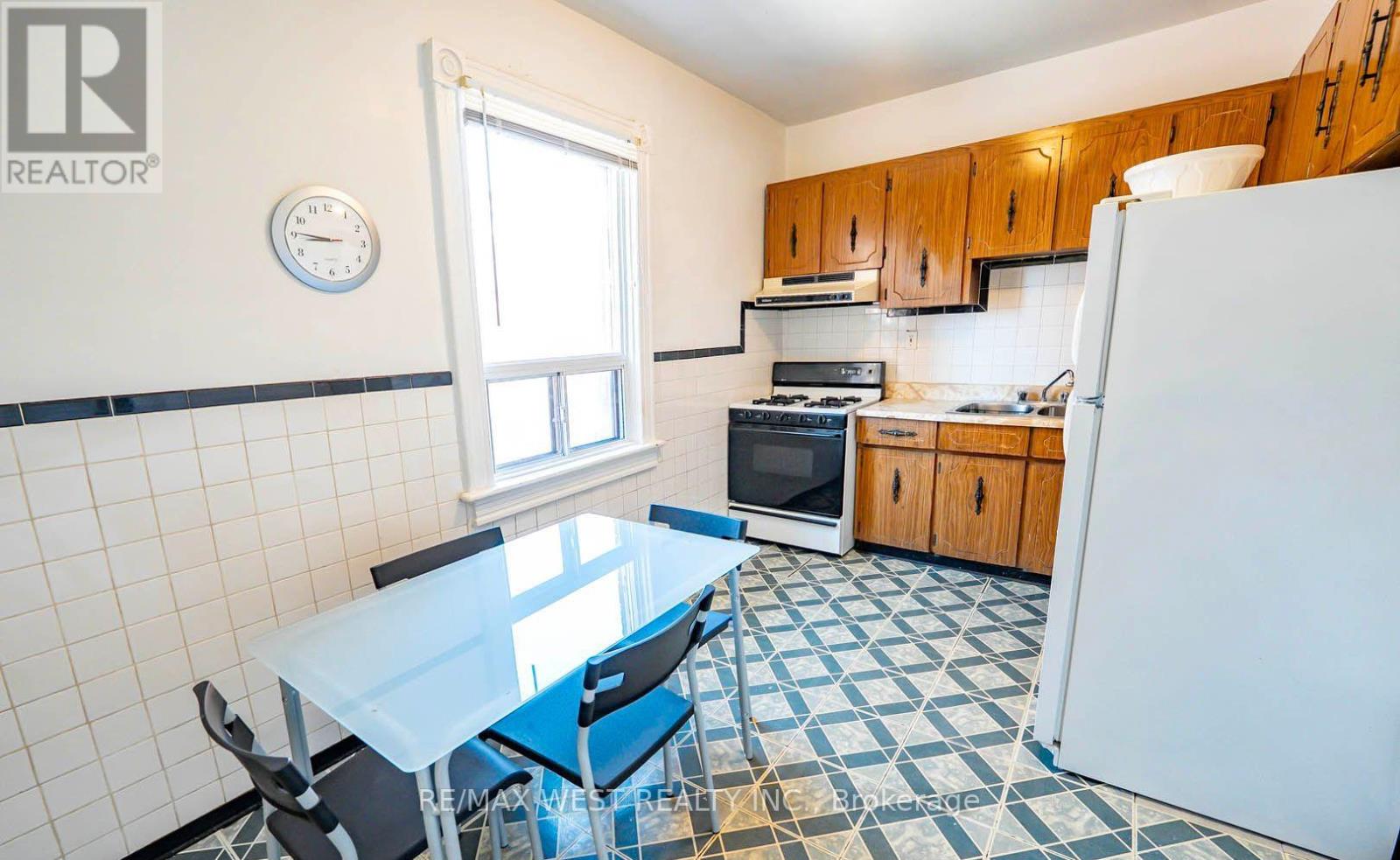 217 Gladstone Avenue Property Photo 19